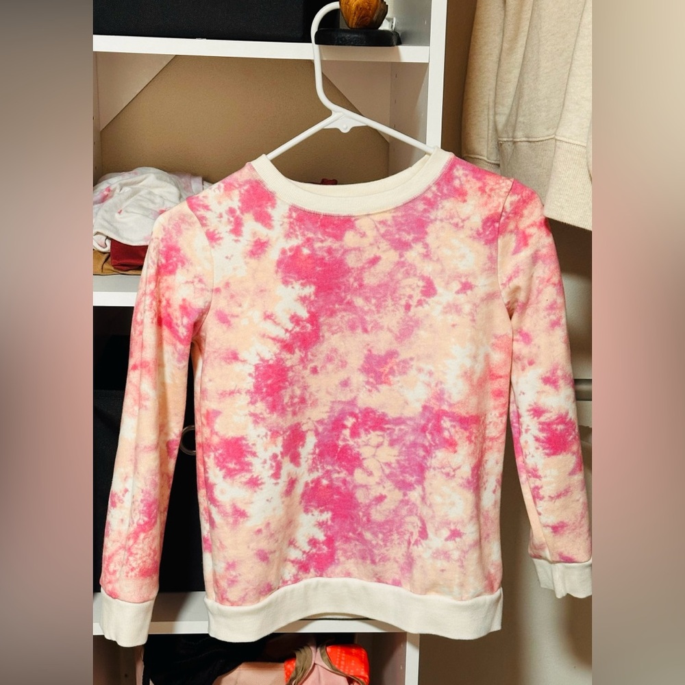 Sweatshirt. Large